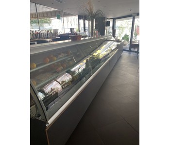 Prodamo hladilno vitrino...