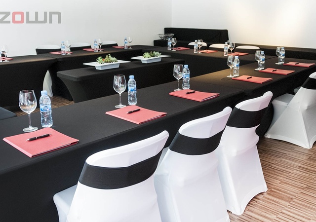 Sala za sastanke, Norman stolice, Zown Maxchief